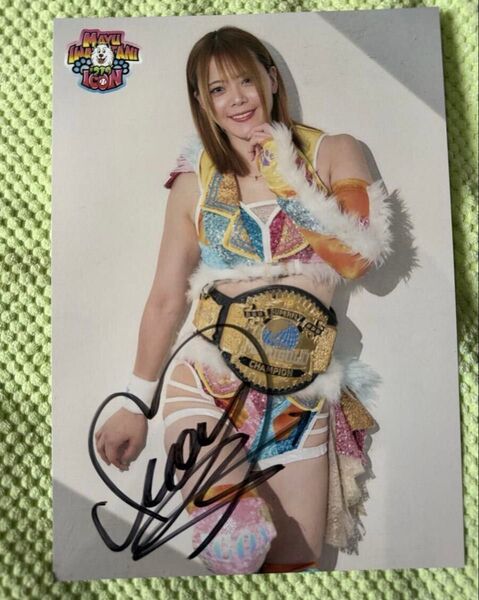 女子プロレス マリーゴールド MARIGOLD 岩谷麻優 直筆サイン入りポートレート / スターダム 写真集 カード トレカ X