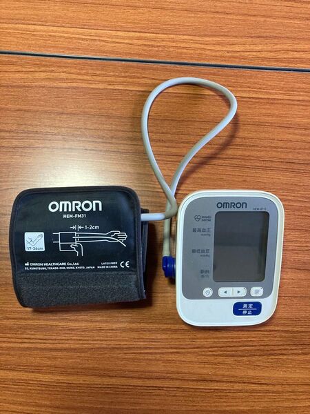 OMRON 電子血圧計 HEM-8713