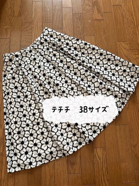 テチチ 花柄スカート 38サイズ