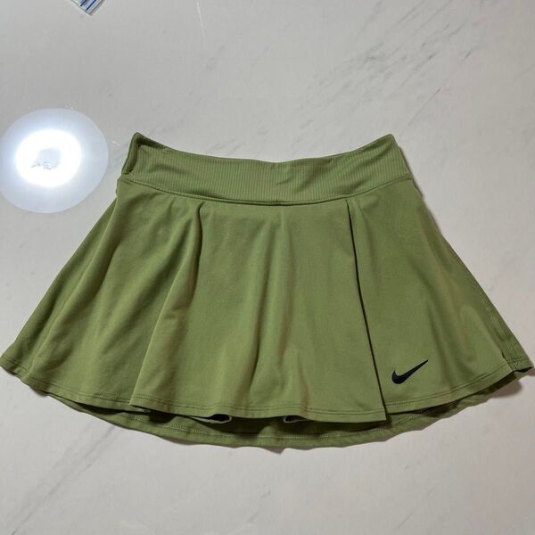 NIKE ナイキ テニススコート グリーン Sサイズ