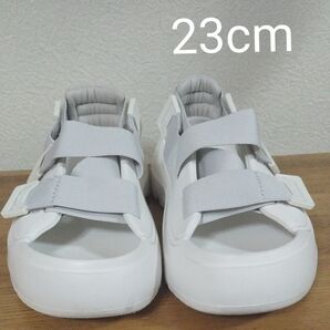 UGG サンダルStratus 23cm ホワイト グレー