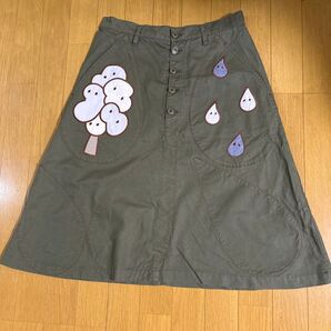 ネネット Ne-net ドロップポケット カーキ フレアスカート アップリケデザイン Aラインスカート しずく柄 雨粒柄 雲の木