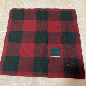 【麻混】希少！新品/BURBERRY/タオルハンカチ/正規品/バーバリー/未使用/即決あり/箱無し/匿名発送/ノバチェック/定番柄/赤/麻30%綿70%