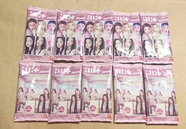 10個 ILLIT ツインウエハース 韓国アイドル シール バニラクリーム味