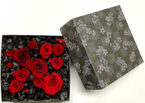 Консервированные цветы  быстрое решение есть перевод консервированный цветок box роза rose красный черный красный × чёрный фиолетовый . цветок 00010купить NAYAHOO.RU