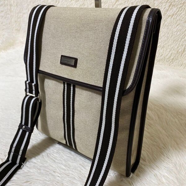 BURBERRY BLACK LABEL ショルダーバッグ メッセンジャーバッグ 肩掛け 斜め掛け A4 キャンバス牛革 男女兼用