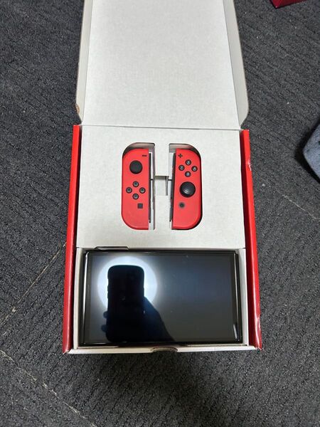 Nintendo Switch 有機ELモデル マリオレッド
