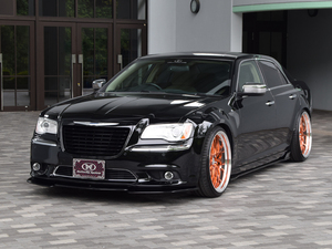 特 バタフライシステム GLANZ CHRYSLERクライスラー 300 300SRT8 LX36 前期 フロントフラップ スポイラー エアロ 特得 109x2.jp