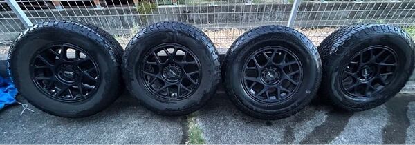 235\\70r16 BFGoodrich TRAIL-TERRAIN T/A KMC km708Bully ナット付き 送料込み