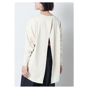 バックオープンラッシュガード