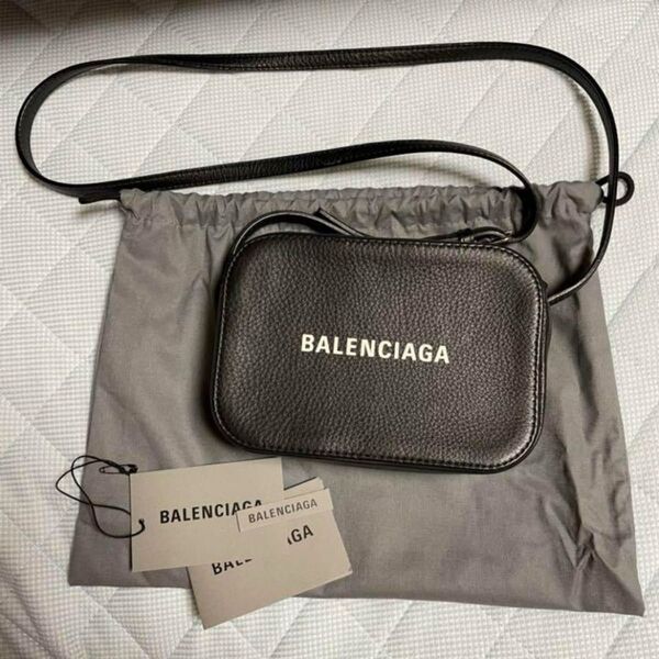 値下げ不可 バレンシアガ ブラック BALENCIAGA エブリデイ カメラバッグ レザー ショルダーバッグ 黒 キャリーポーチ
