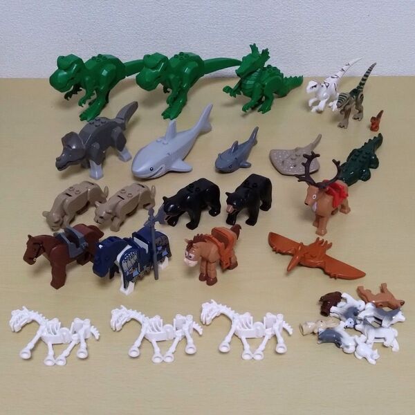 114【ジャンク】 レゴ ミニフィグ LEGO 人形 サメ 鮫 馬 骨馬 恐竜 イヌ 犬 クマ 熊 ダイナソー 等
