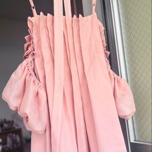 オフショルダー風プリーツトップス ピンク