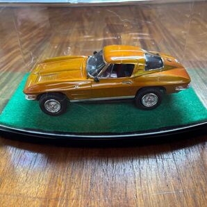 プラモデル 完成品 amt. 1/24 シボレー コルベット スティングレイ 1963年 ダイソーのケース付き