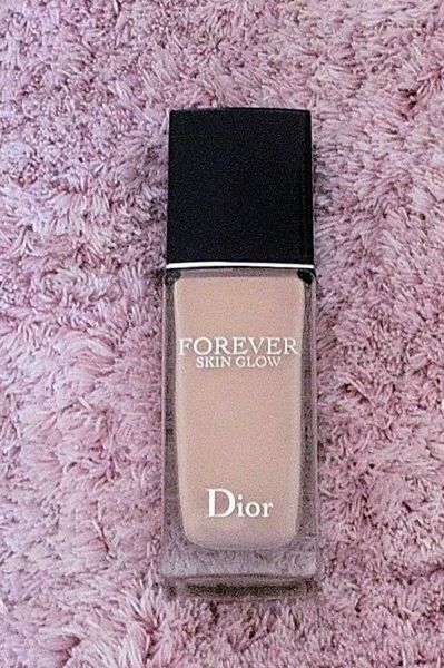 Dior ディオールスキン フォーエヴァーフルイドグロウ リキッドファンデーション 1N