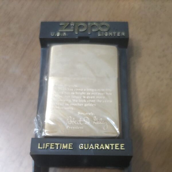 【送料無料】ZIPPO オイルライター ゴールド 未使用 未開封 ヴィンテージ