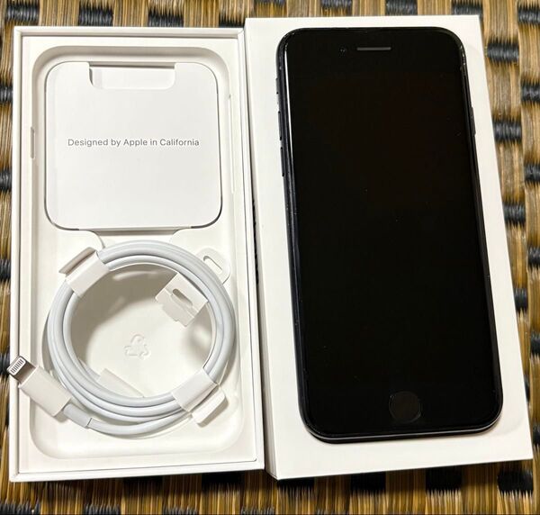 iPhone SE 第3世代 64GB SIMロックなし