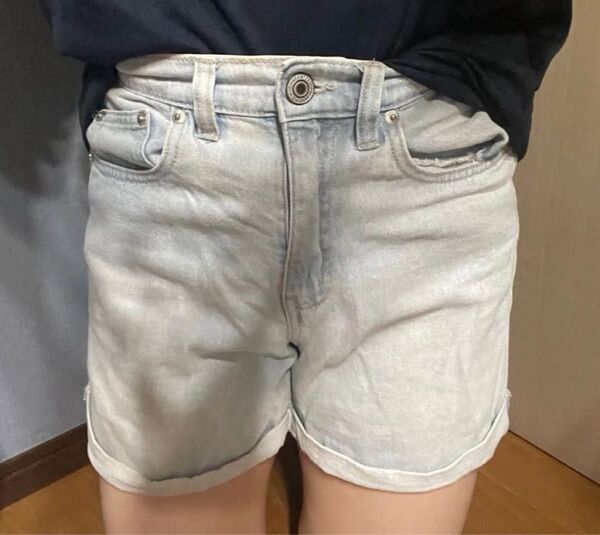 ショートデニムパンツ