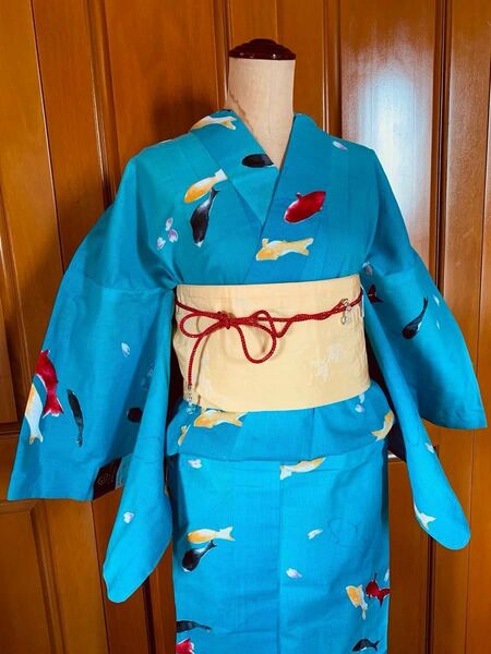 ヒロミチナカノ 鯉の柄の浴衣と市田のリバーシブル半幅帯金魚柄 帯飾り紐と下駄もセット タグ付き新品 作り帯にも変更可能 中野裕通