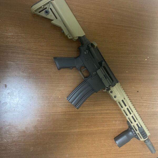 18禁 初速83 カスタム済み H&K M4A1カービン電動ガン