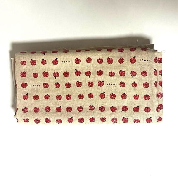アップル りんご 布 生地 ハギレ レトロポップ ハンドメイド 100cm↑×100cm↑(切り取り部分の長さ除く)