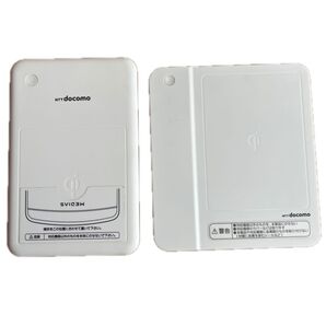 docomoワイヤレスチャージャー2台