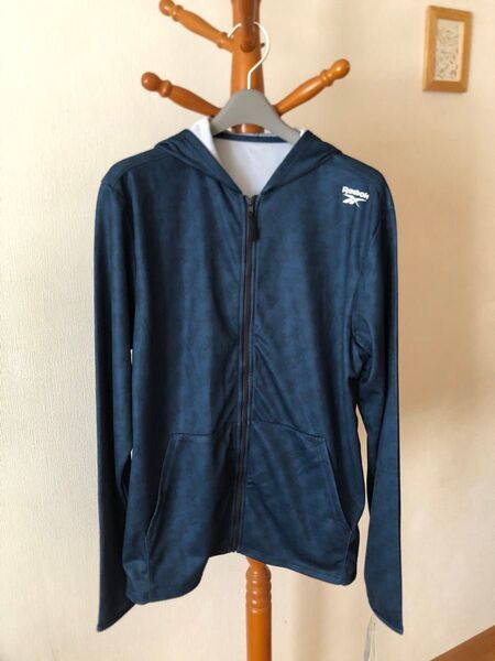 【新品未使用】REEBOK リーボック 水陸両用 ラッシュガード 日焼け対策 アウター パーカー メンズ M ジップアップ 長袖
