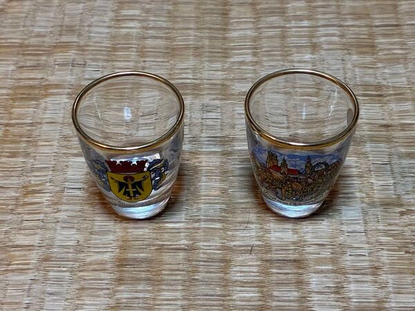 604. 早い物勝ち! MUNCHEN ドイツ ショットグラス 2個 金色の縁取り 複数購入 割引対応あり