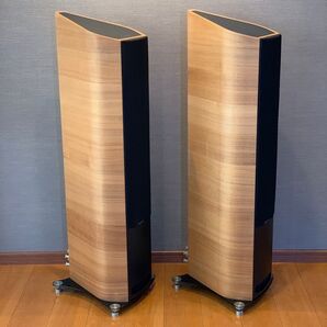 ②(左側) ソナス・ファベール Sonus faber Venere 3.0 WOOD