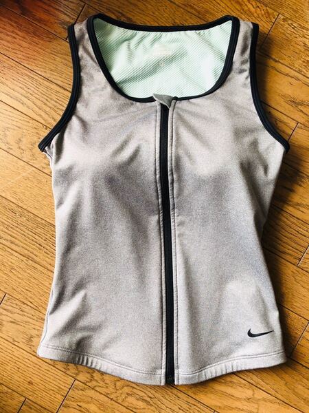NIKE、水着、上のみ、サイズS