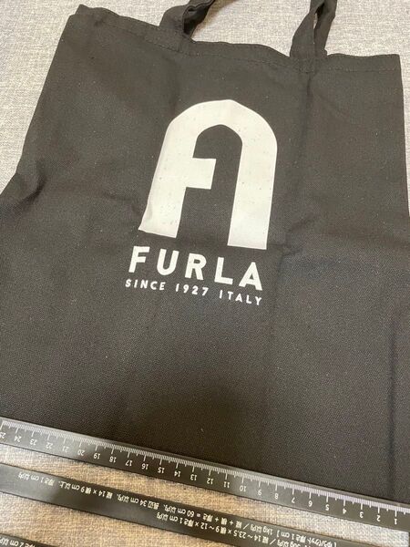 未使用雑誌 MORE 付録FURLA フルラ × モア ロゴ入りモノトーン トートバッグ
