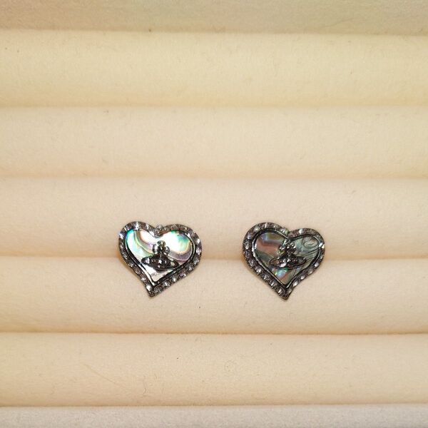 Vivienne Westwood ハート型ピアス ガンメタラインストーン