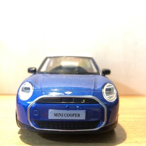 1/28 ミニクーパー ミニカー 青 Mini Cooper J01 新型 f66 ミニ bmwミニ 1/32 同等サイズ
