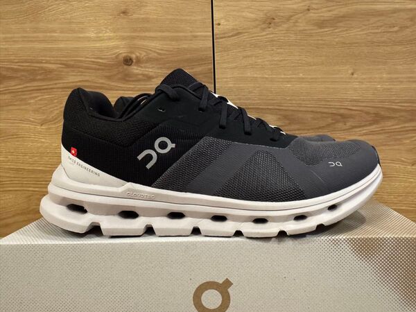 美品 On c Cloudrunner