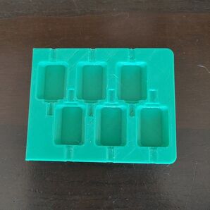 ミニ四駆 ポータブルピット 蓋収納 モータートレイ(6個収納) グリーン