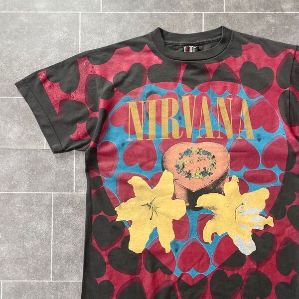 NIRVANA ニルヴァーナ カートコバーン heart shape box S/S Tシャツ フェード ブラック