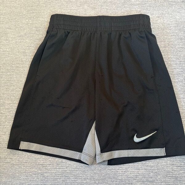 NIKE ハーフパンツ 140~150 DRY FIT