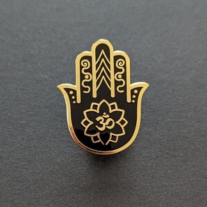 ハムサの手 × オーム ピンバッジ N83-14 ファティマの手