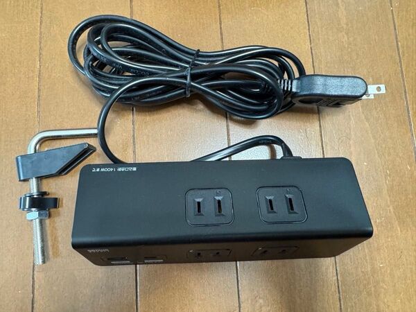 サンワダイレクト 電源タップ クランプ 固定式 AC4個口 USB-C×1/USB-A×1 3m 700-TAP047UC-3BK