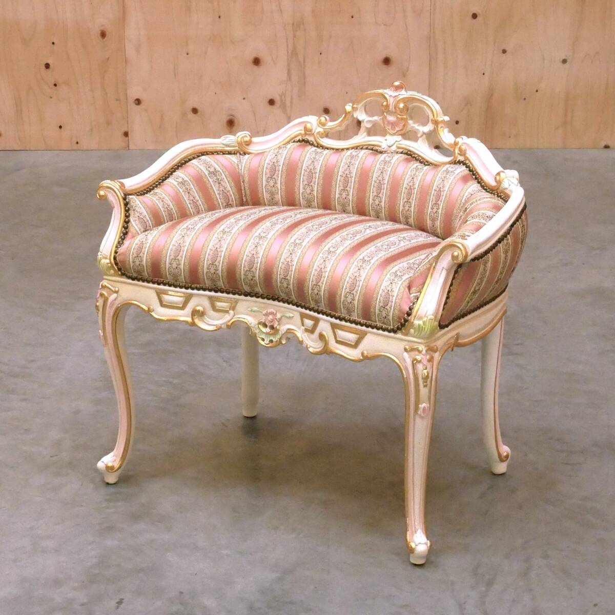 oliver オリバー アンティークチェア ベルベット 赤 送料無料！ 楽天市場】中古 3人掛けソファー ライトオレンジ オリバー