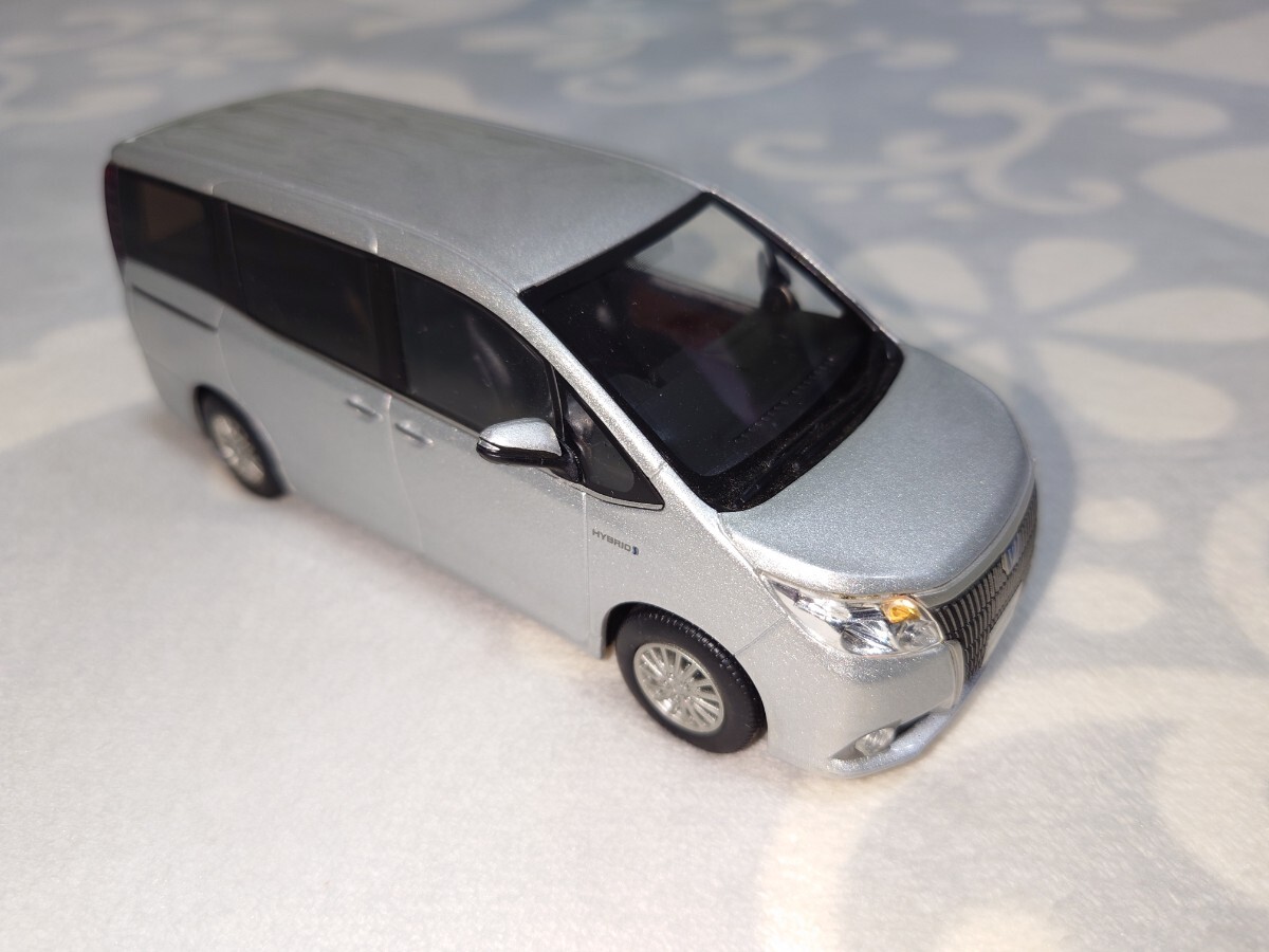 非売品　トヨタ　ミニカー A non-sale color sample miniature car of the Vellfire that I