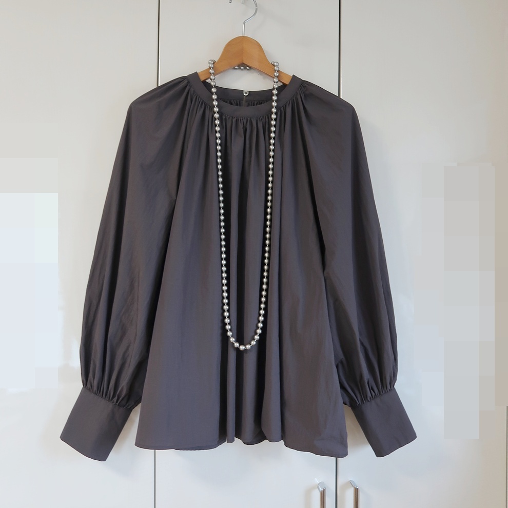 美品23区シャツ 洗える】シアーコットンシルク ハンカチーフヘム デザイン