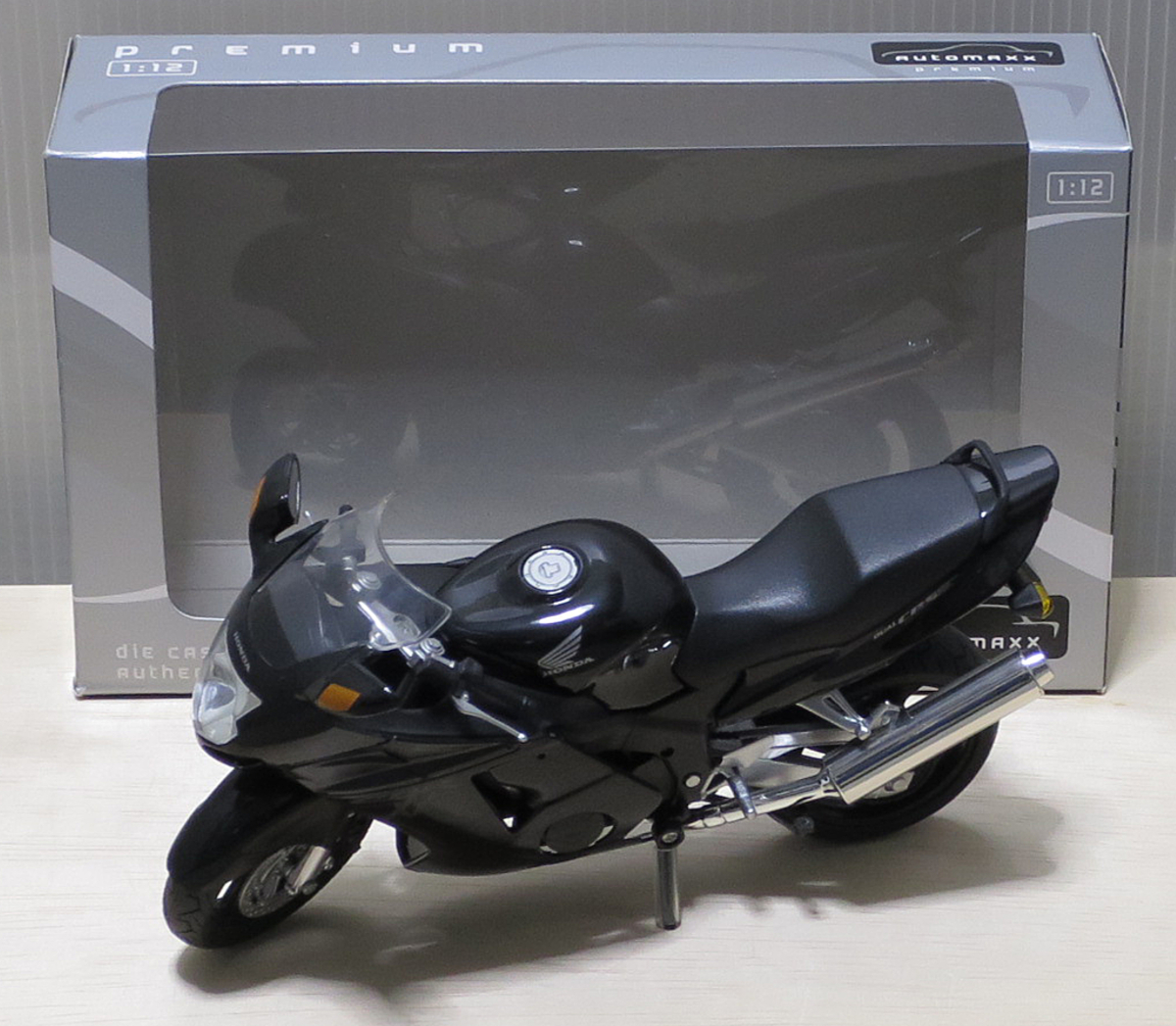 Joycity 1/12 ダイキャストバイク ホンダ ブラックバード 黒色 Honda CBR1100XX スーパーブラックバード (ブラック) (ミニカー