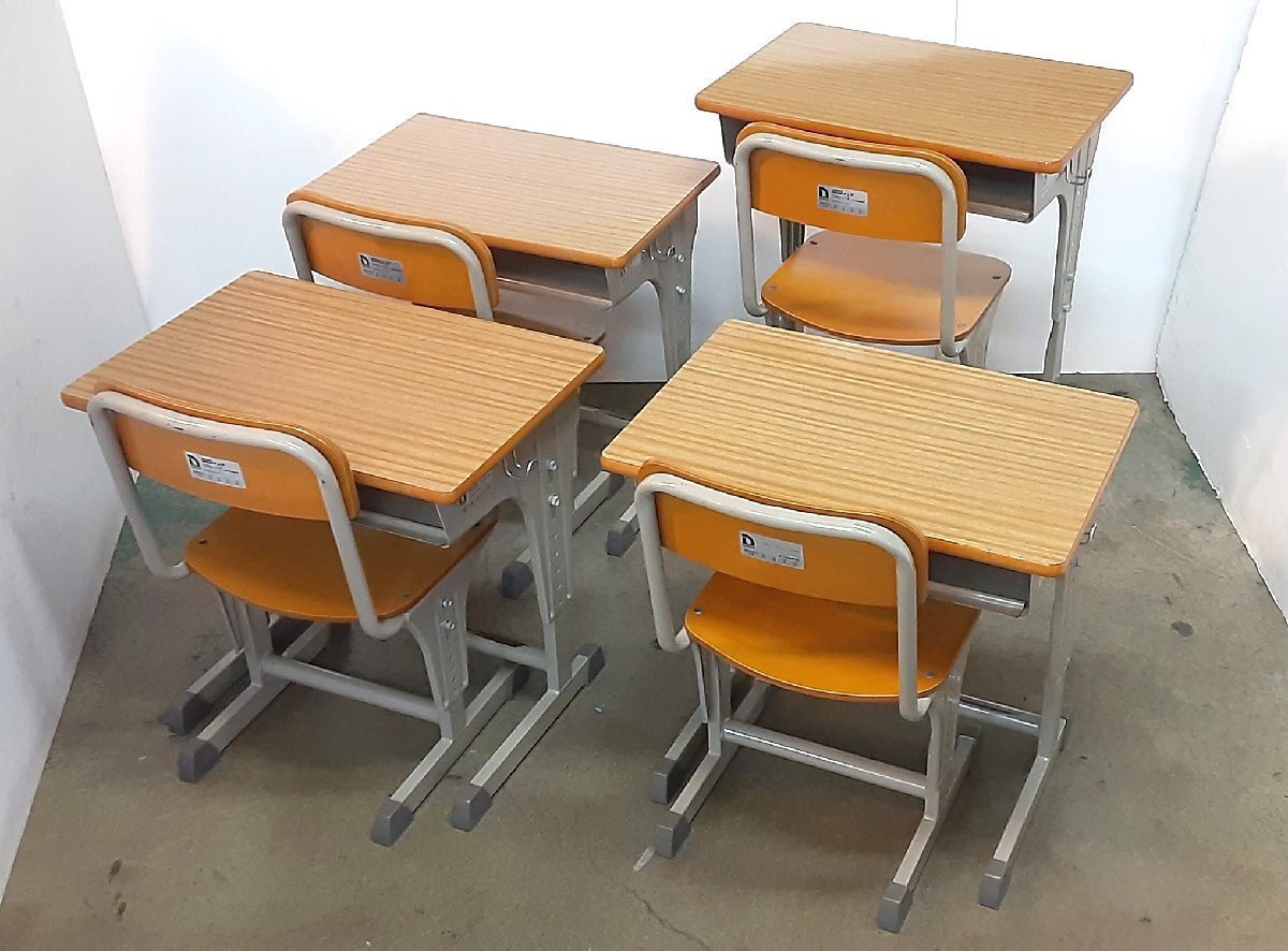 当時モノ　小学校の机 当時モノ小学校の机