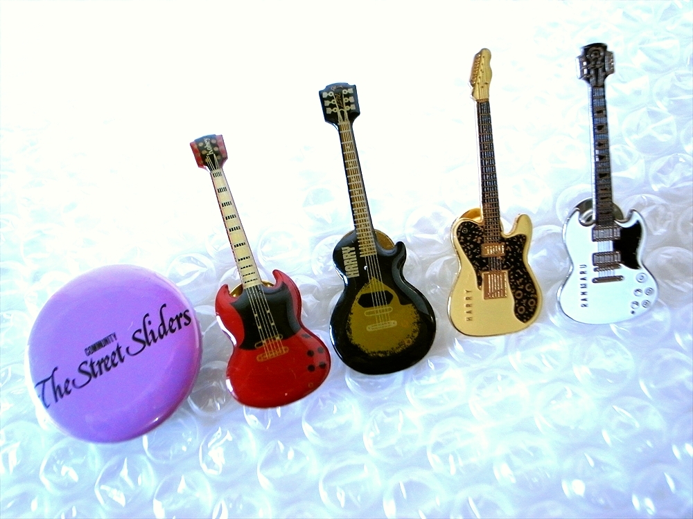 未使用 THE STREET SLIDERS ギター ピンバッジ 2個 未使用 THE STREET SLIDERS ギター ピンバッジ 2個 希少