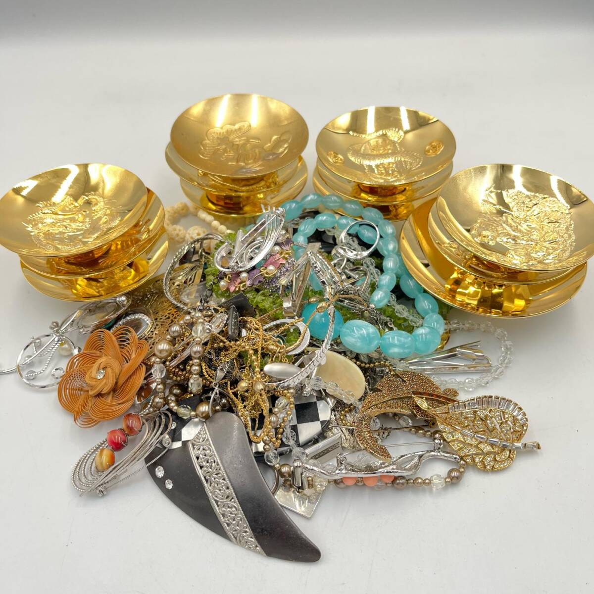 ♥メッキジュエリーなど　大量おまとめ ーメッキアクセサリー300g超え おまとめーの通販 by
