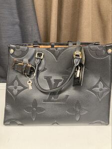 お得 LOUIS VUITTON オンザゴー MM ブラック ルイヴィトン 美品 南京錠 黒 鍵 訳あり ミニボストンバッグ トートバッグ