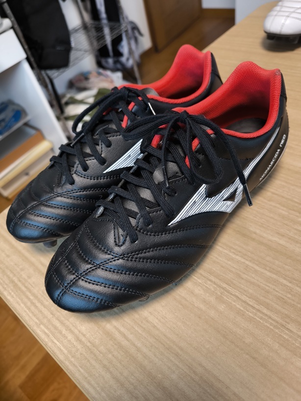 【26cm：中古品】Mizuno サッカーシューズ ブラック/レッド MIZUNO ミズノ モレリアネオ 4 JAPAN(ブラック×レッド