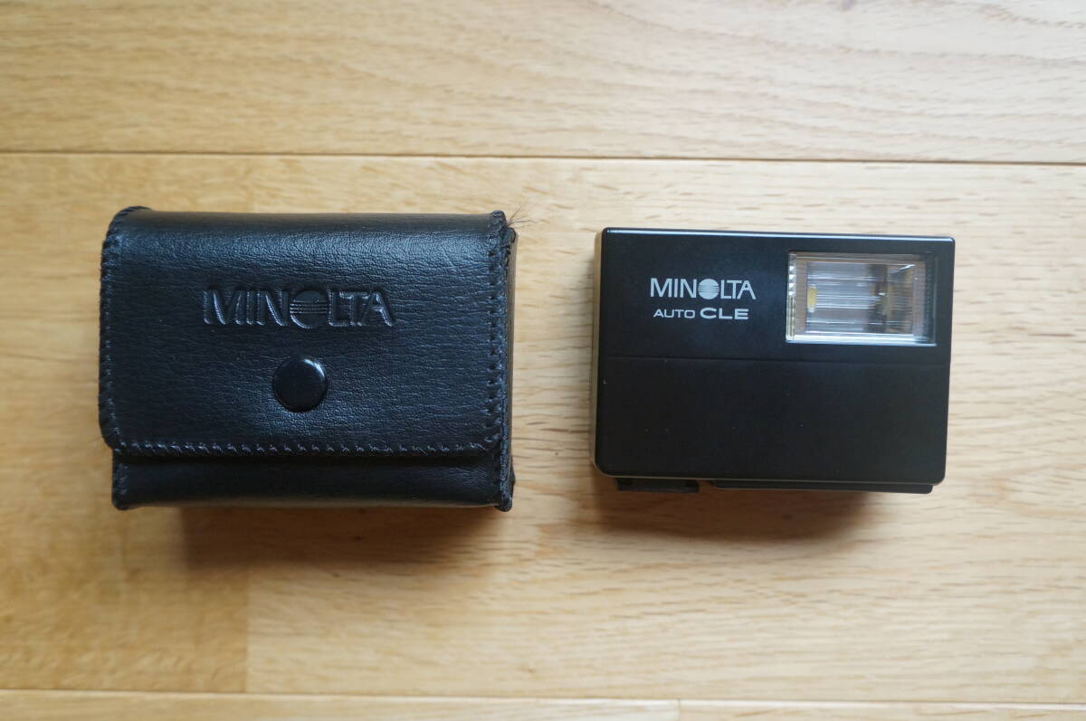 MINOLTA α7000  フラッシュ、ケース付き MINOLTA α7000 フラッシュ、ケース付き - メルカリ - フィルムカメラ