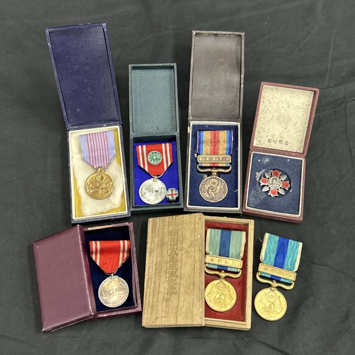 Yahoo!オークション -「紀元二千六百年祝典記念章」の落札相場